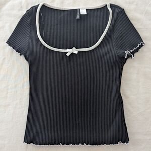 H&M Black Ribbed Top with White Trim , large fit medium